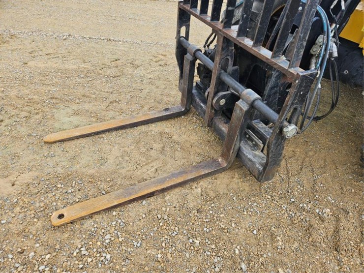 caterpillar-th407c-image-14