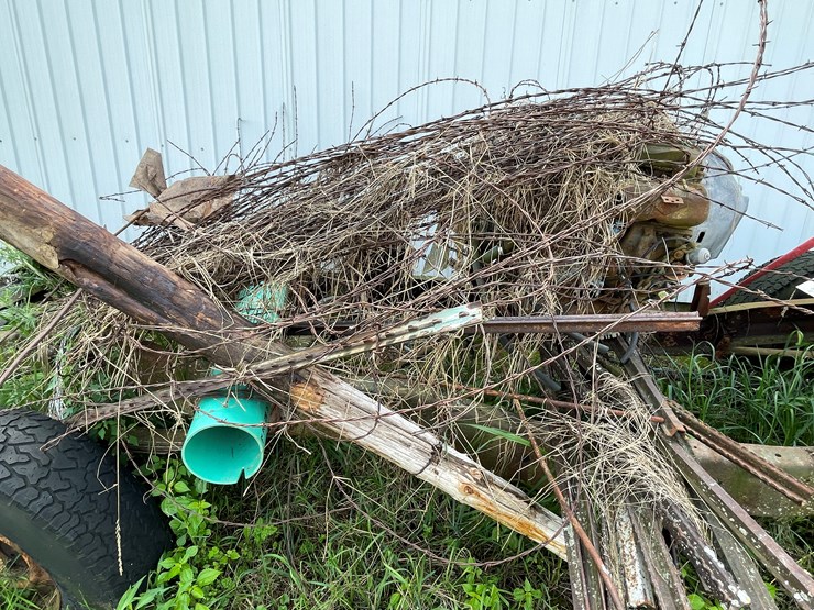 #5497-•-scrap-iron-pile-image-8