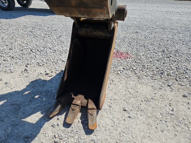 2019-deere-35g-image-6