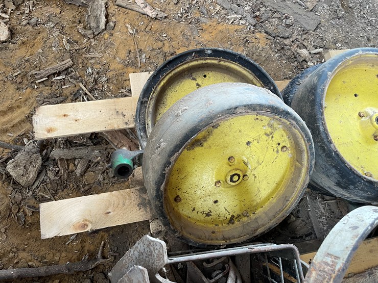 #5557-•-john-deere-gauge-wheels-image-7