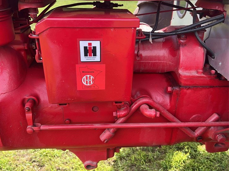 1948-farmall-h-with-automatic-cab-image-59