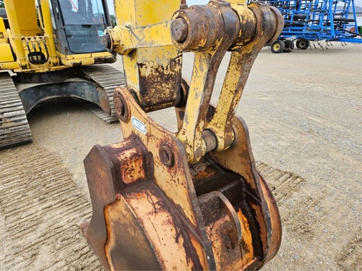 komatsu-pc150-lc-image-11
