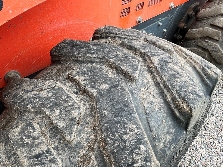 2016-kubota-ssv75-image-30