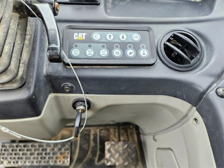 caterpillar-th407c-image-35