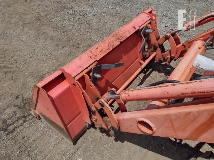 16-kubota-b26tlb-tractor-8242-image-21