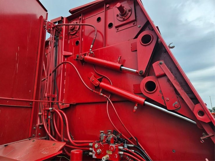case-ih-8460-image-19