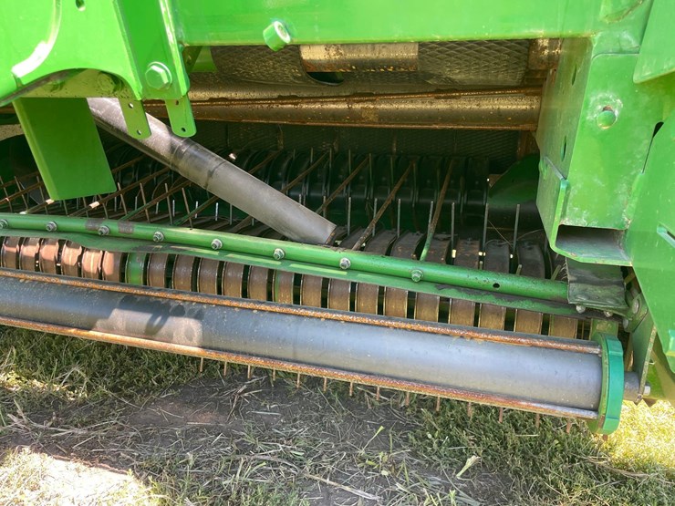 2013-john-deere-569-premium-image-18