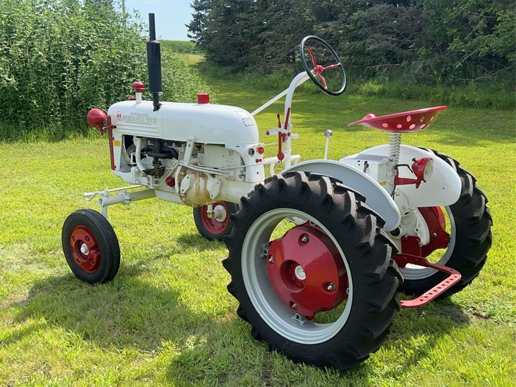 farmall-cub-demonstrator-image-3