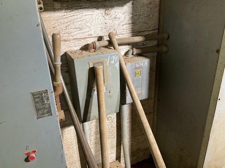 #124a-•-electrical-box-image-10