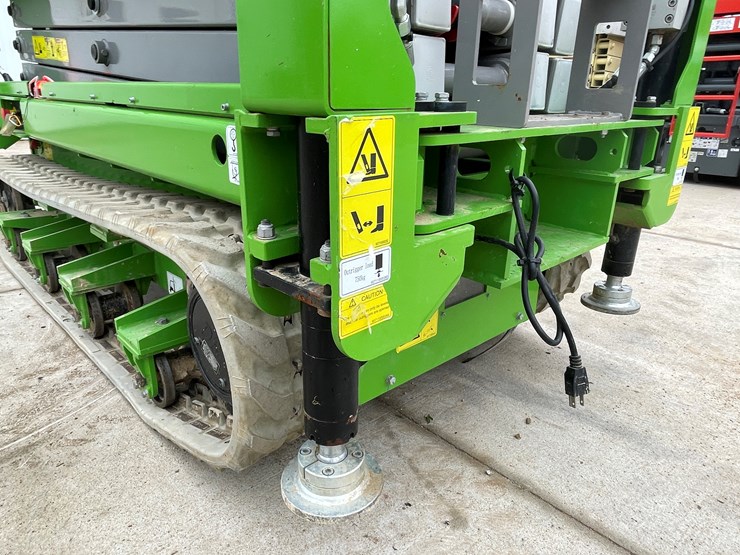 #120-•-2024-frontier-f3820tl-track-drive-scissors-lift-with-outriggers-image-24
