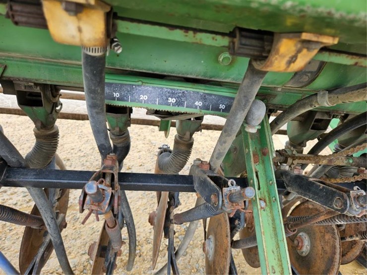 john-deere-8100-image-12