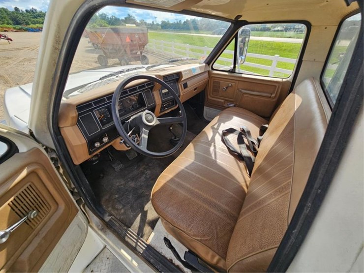 1983-ford-f800-image-27