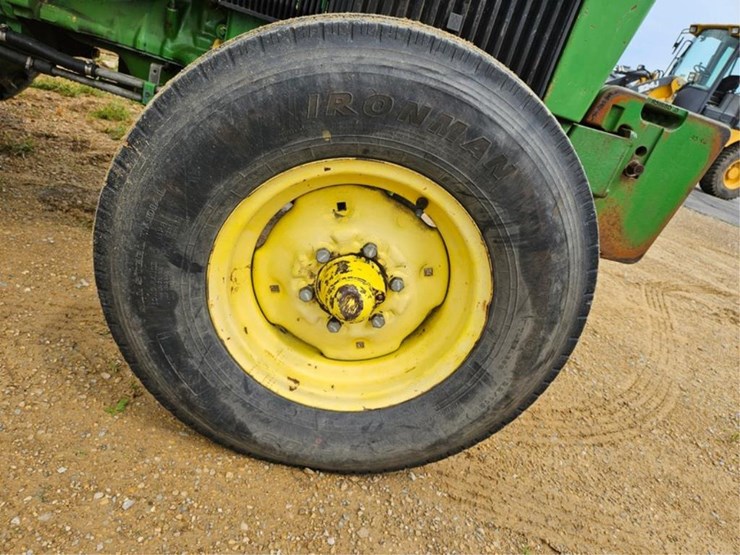 john-deere-2155-image-40