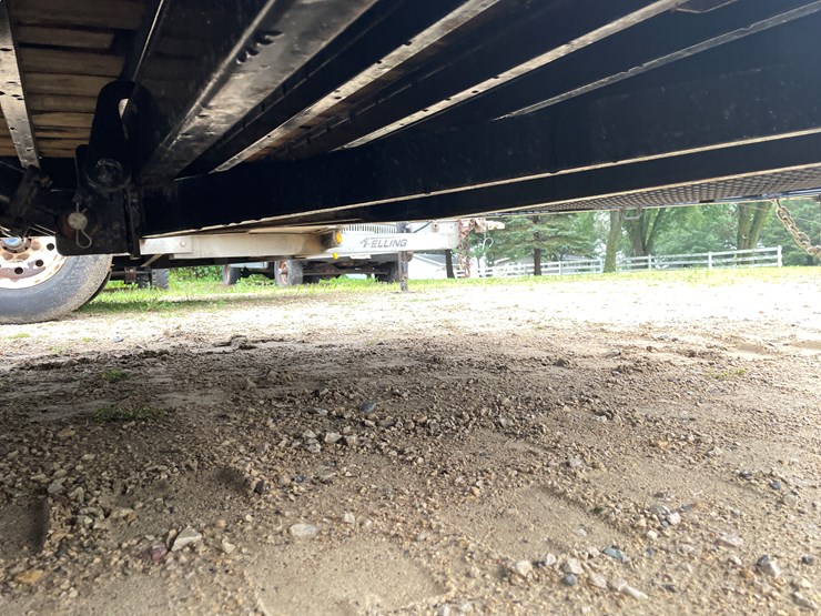 #164-•-2023-pj-tilt-top-16'-utility-trailer-(has-wi-title)-image-21