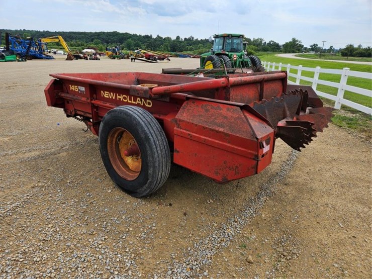 new-holland-145-image-3