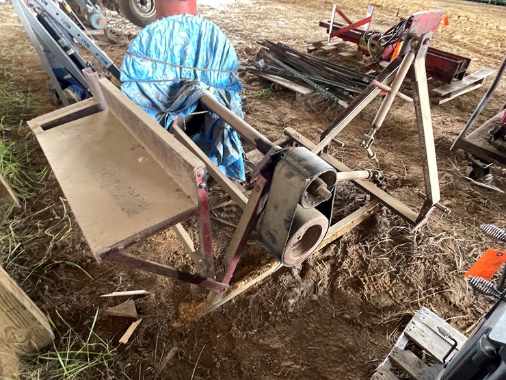 #5532-•-3-point-pto-driven-saw-rig-image-5