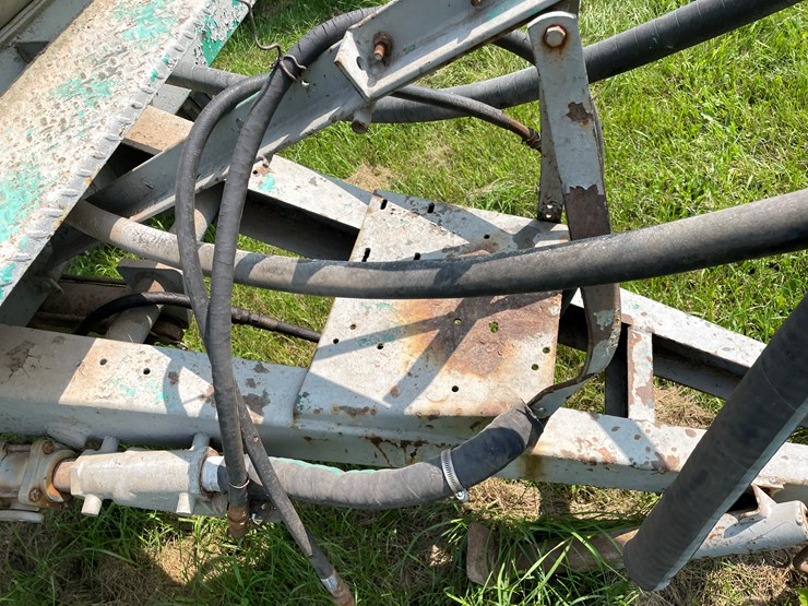 #5483-•-top-air-pull-behind-40'-sprayer-image-12
