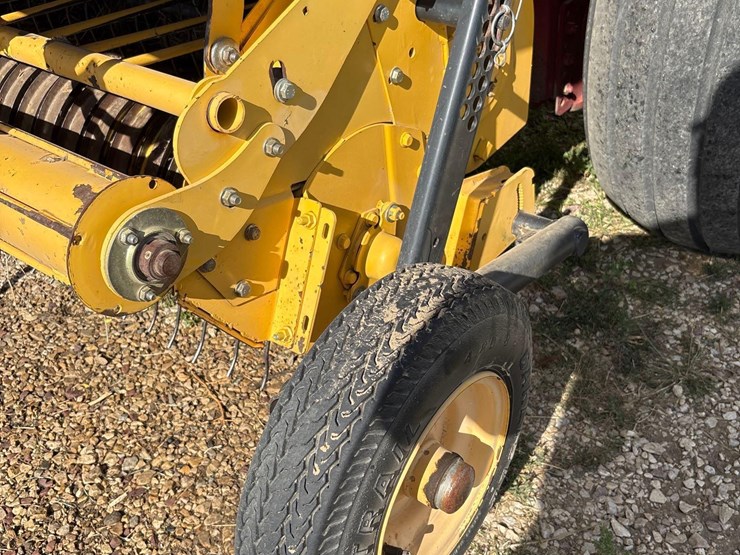 2015-new-holland-roll-belt-560-image-9