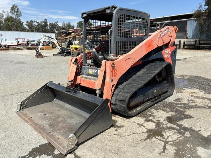 2018-kubota-svl95-2s-image-1