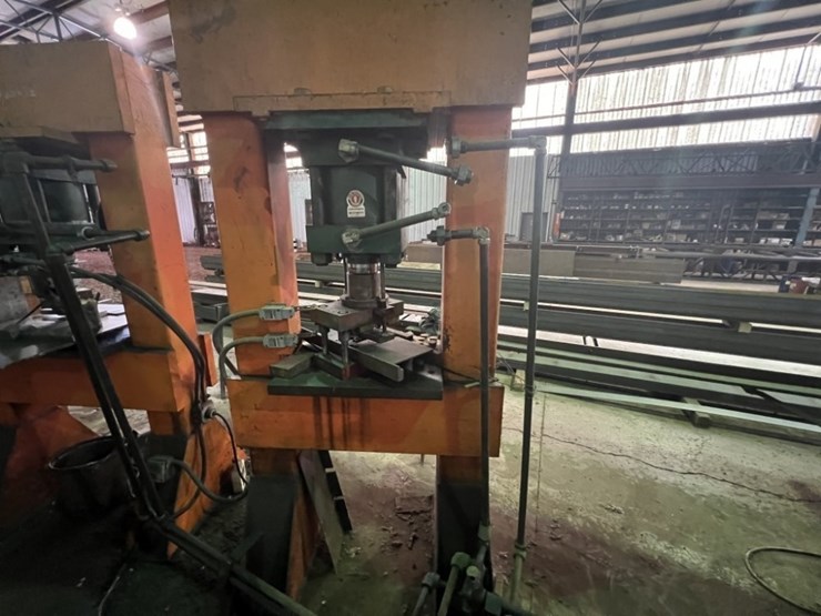 hydraulic-double-end-punch-machine-image-3