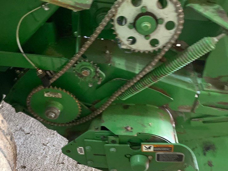 john-deere-560r-image-33