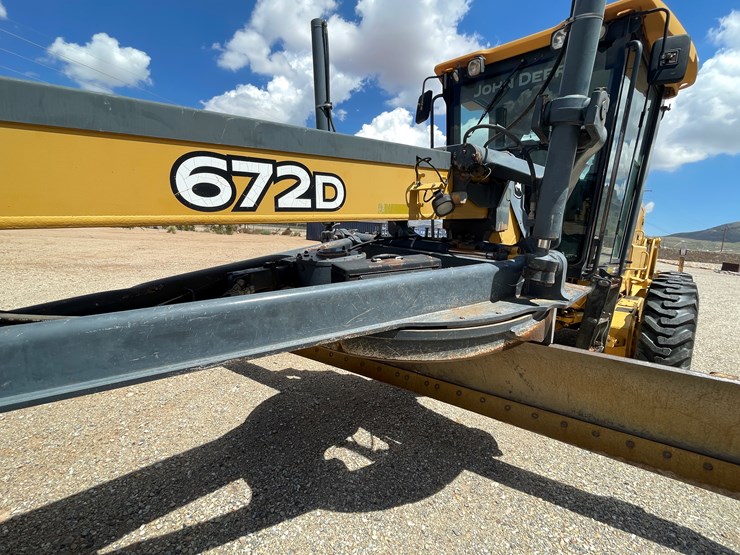 deere-672d-image-12