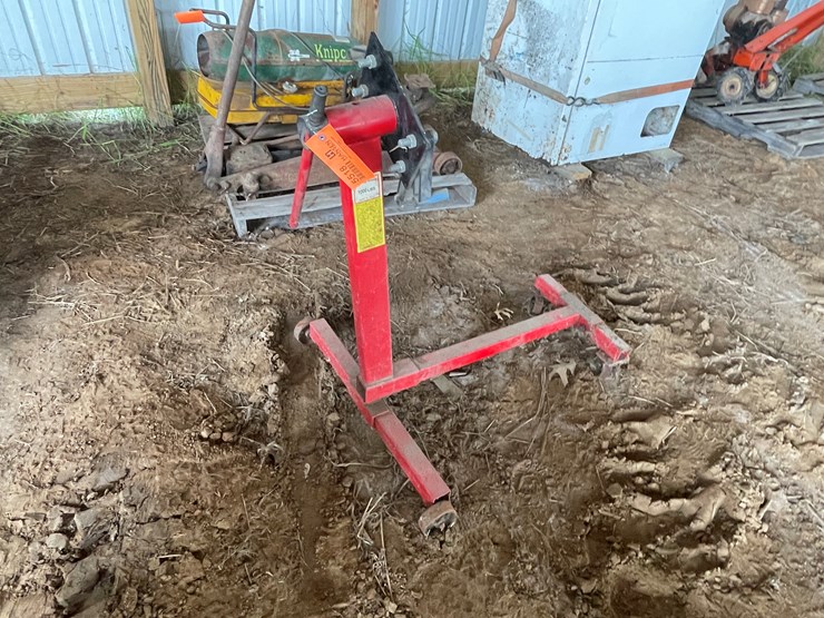 #5518-•-1,000-lb-capacity-engine-stand-image-5