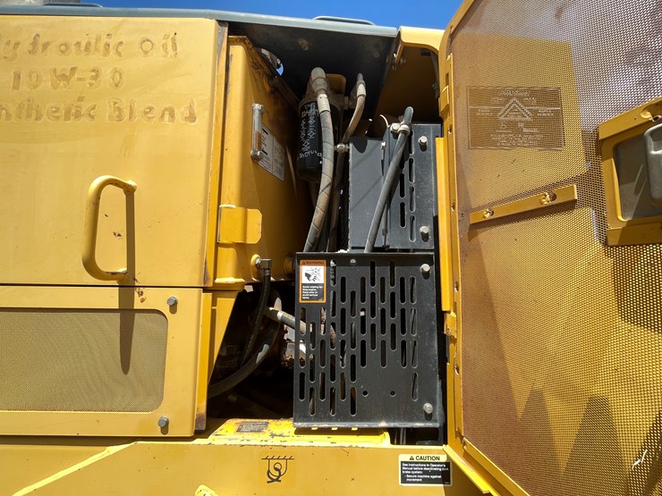 deere-672d-image-52