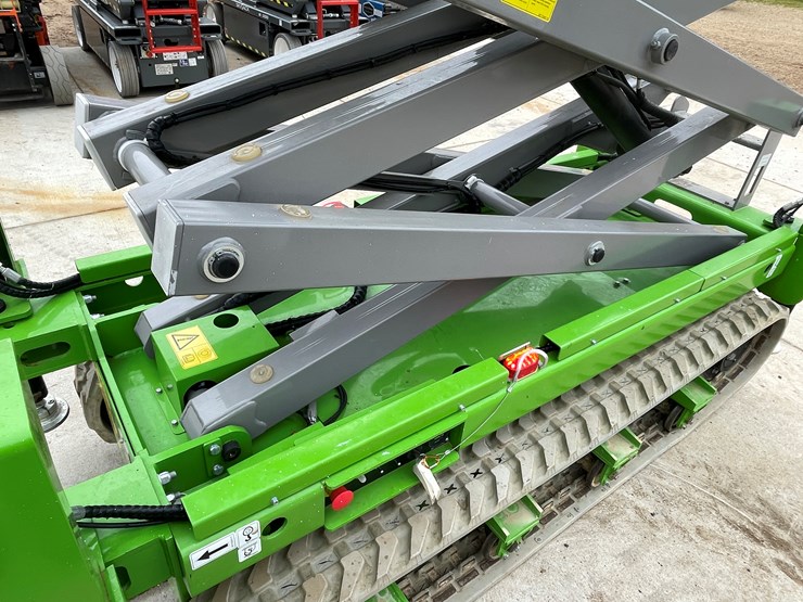 #120-•-2024-frontier-f3820tl-track-drive-scissors-lift-with-outriggers-image-36
