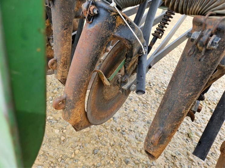 john-deere-8100-image-24
