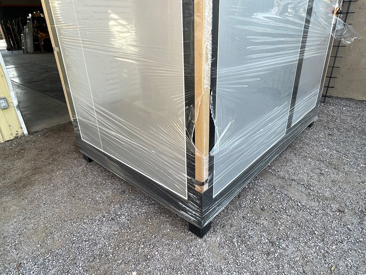 #4002-•-portable-restroom-image-15