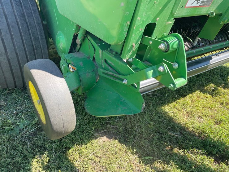 2019-john-deere-560m-image-12