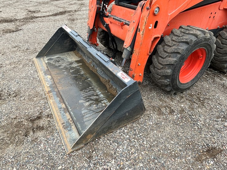2016-kubota-ssv75-image-9