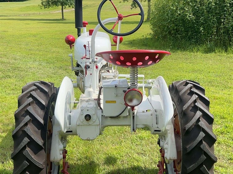 farmall-cub-demonstrator-image-4