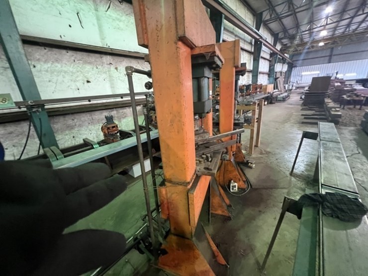 hydraulic-double-end-punch-machine-image-2