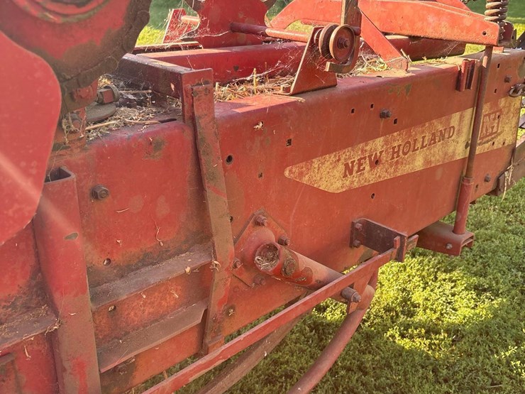 new-holland-275-image-11