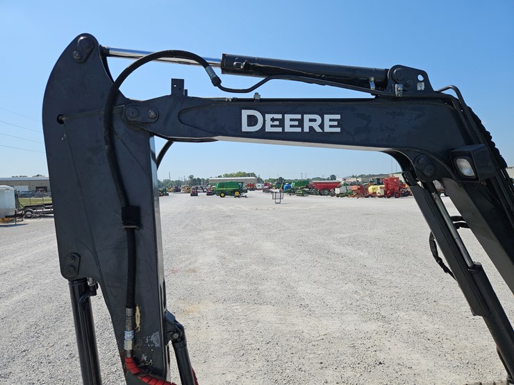 2019-deere-35g-image-23