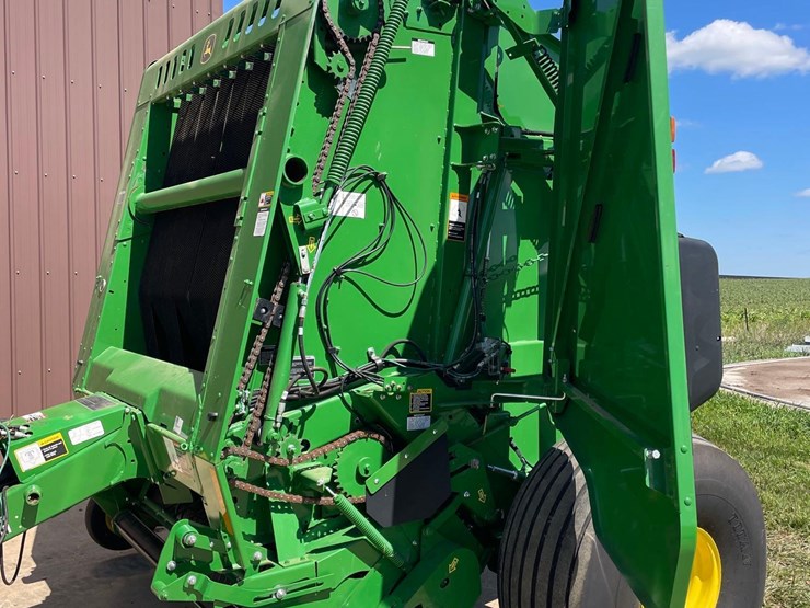 2021-john-deere-560m-image-28
