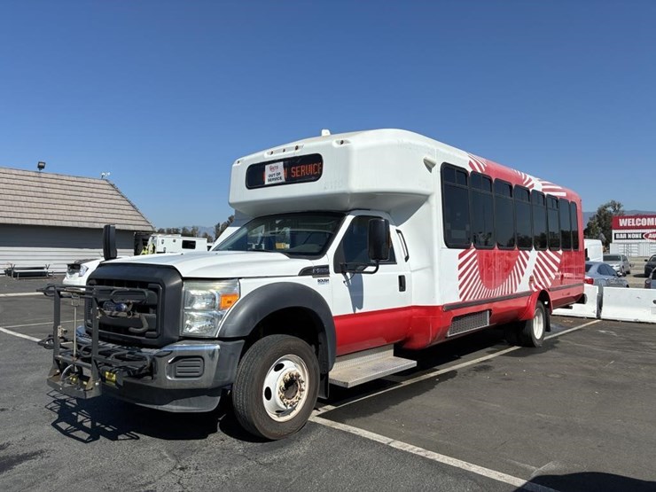 2016-ford-f550-image-1