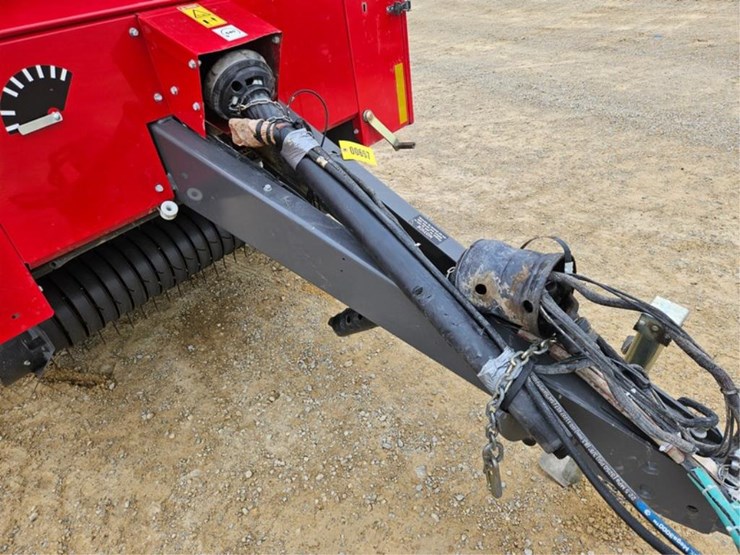 massey-ferguson-1745-image-11