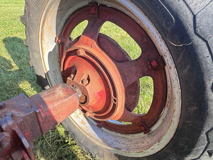 1949-farmall-“m”-image-7