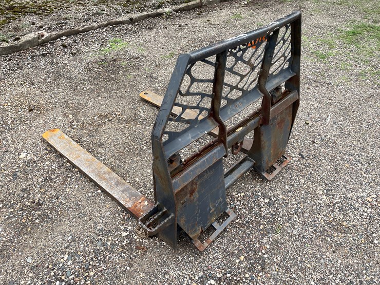 #192-•-bradco-skid-steer-mount-pallet-forks-image-6