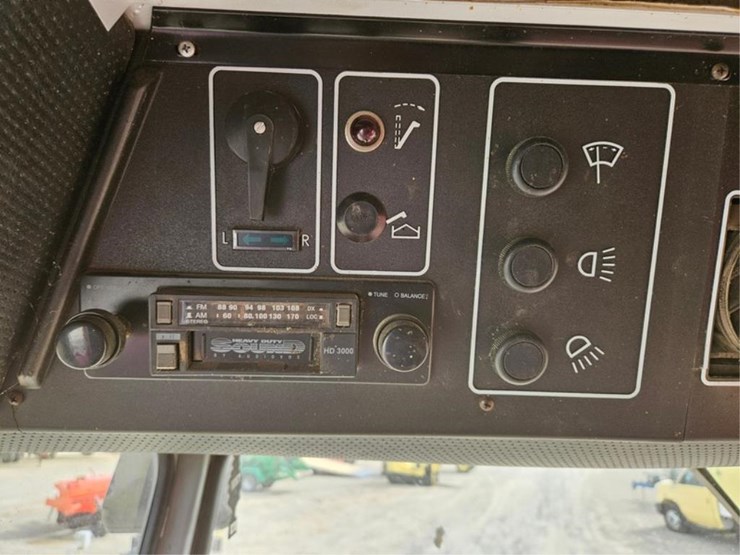 massey-ferguson-8570-image-59