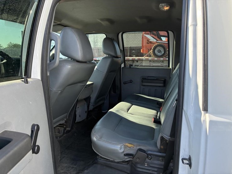 2012-ford-f550-image-11