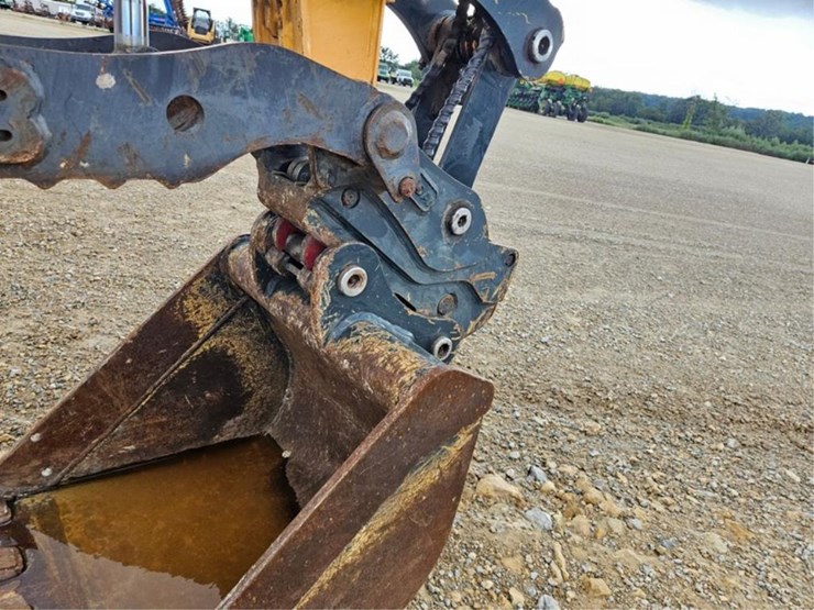 #382-•-2017-hyundia-rolex-60cr-9a-excavator-image-16