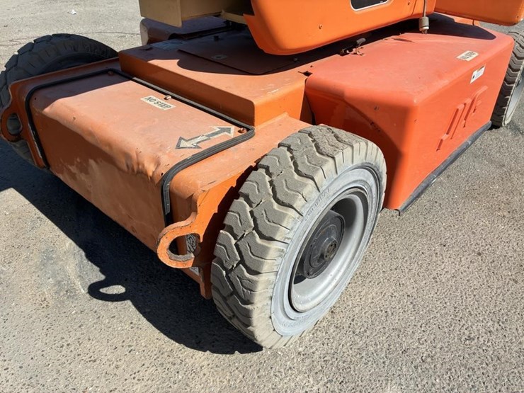 2007-jlg-e400a-image-5