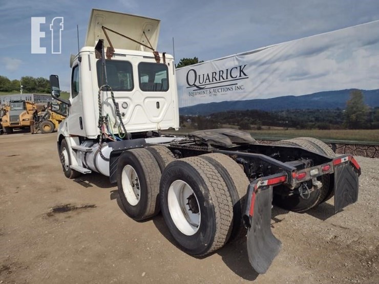 2018-18-freightliner-cascadia-truck-tractor^title^-9514-image-35