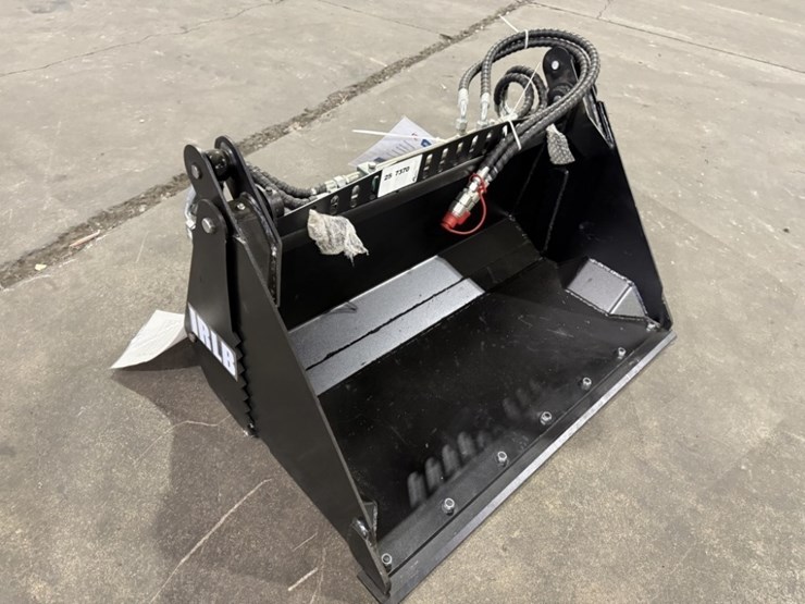 2025-ir-27"-4-in-1-bucket-image-1