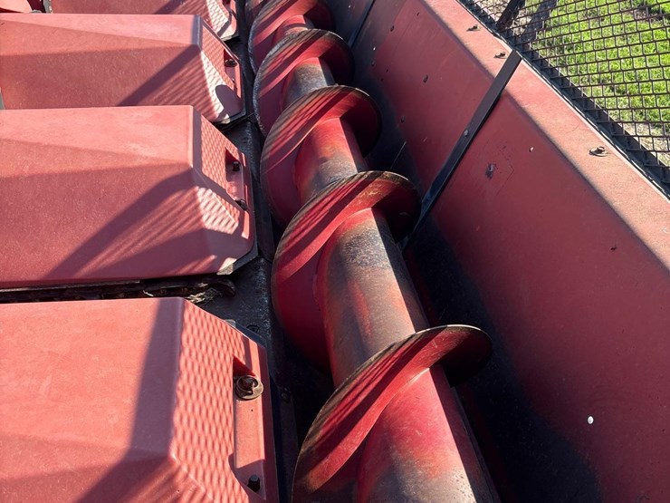 12-row-30”-corn-head-(-ih-1000-series-frame)-image-15