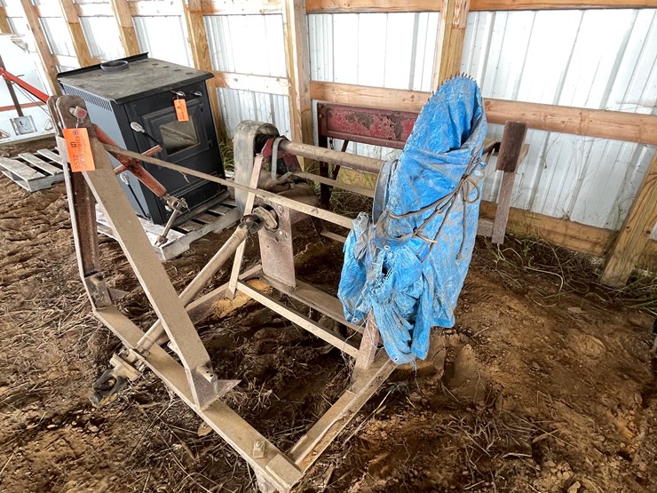 #5532-•-3-point-pto-driven-saw-rig-image-2